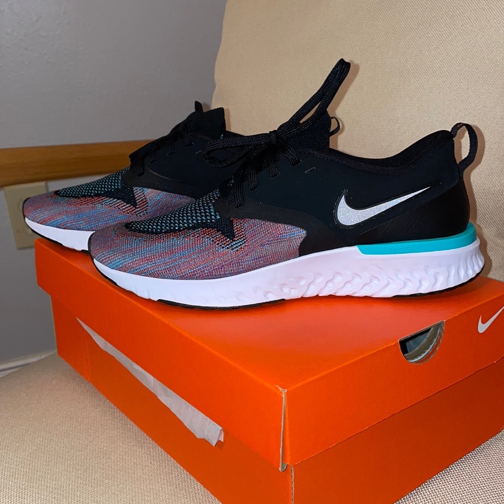 NEW. WOMENS NIKE ODYSSEY REACT 2 Flyknit